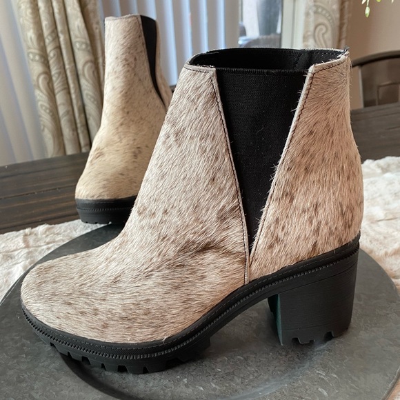 Alcala’s “Alondra” Cowhair Boots NIB - Picture 3 of 9